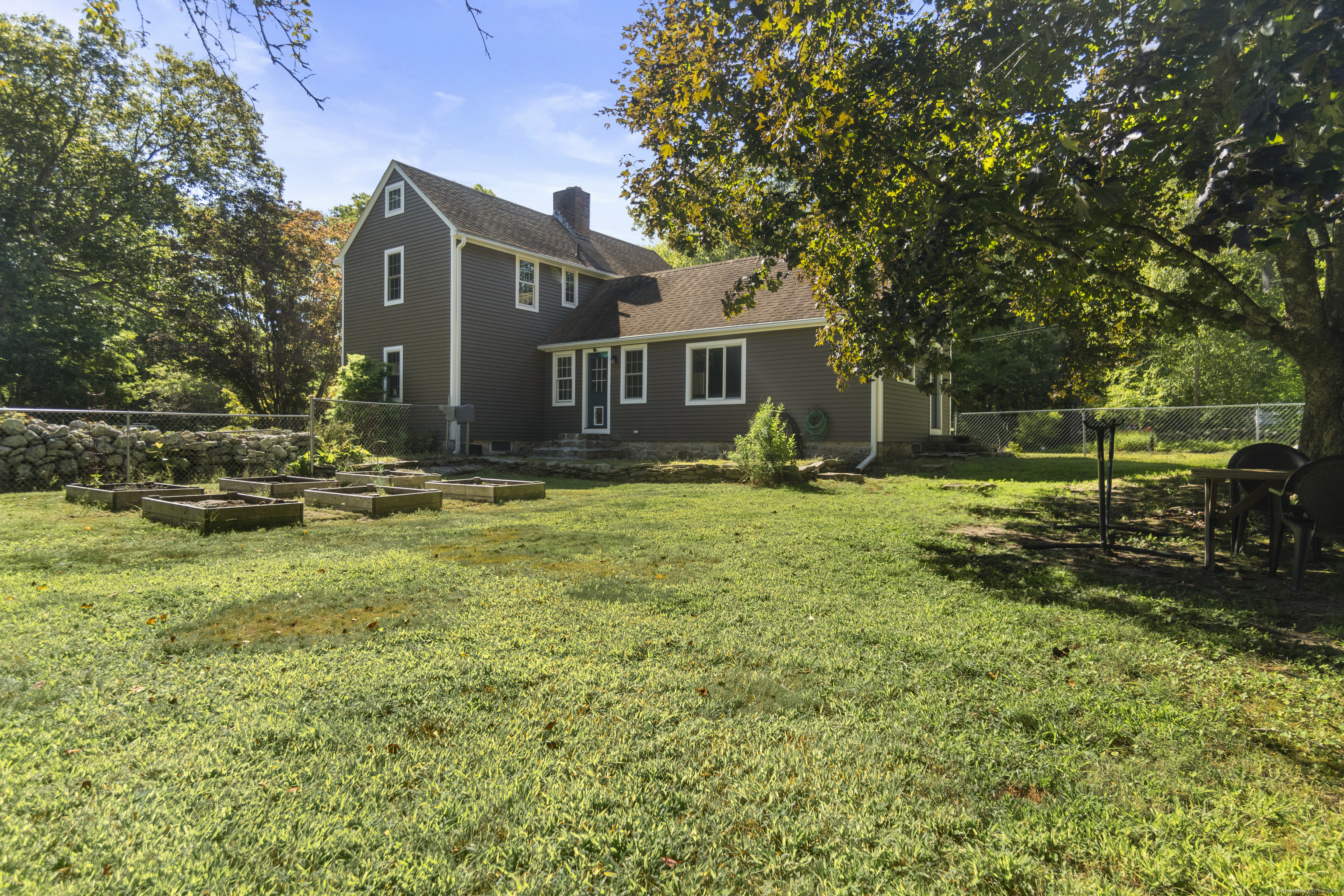 484 Old New London Road Salem CT 06420