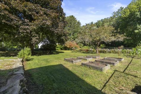 484 Old New London Road Salem CT 06420