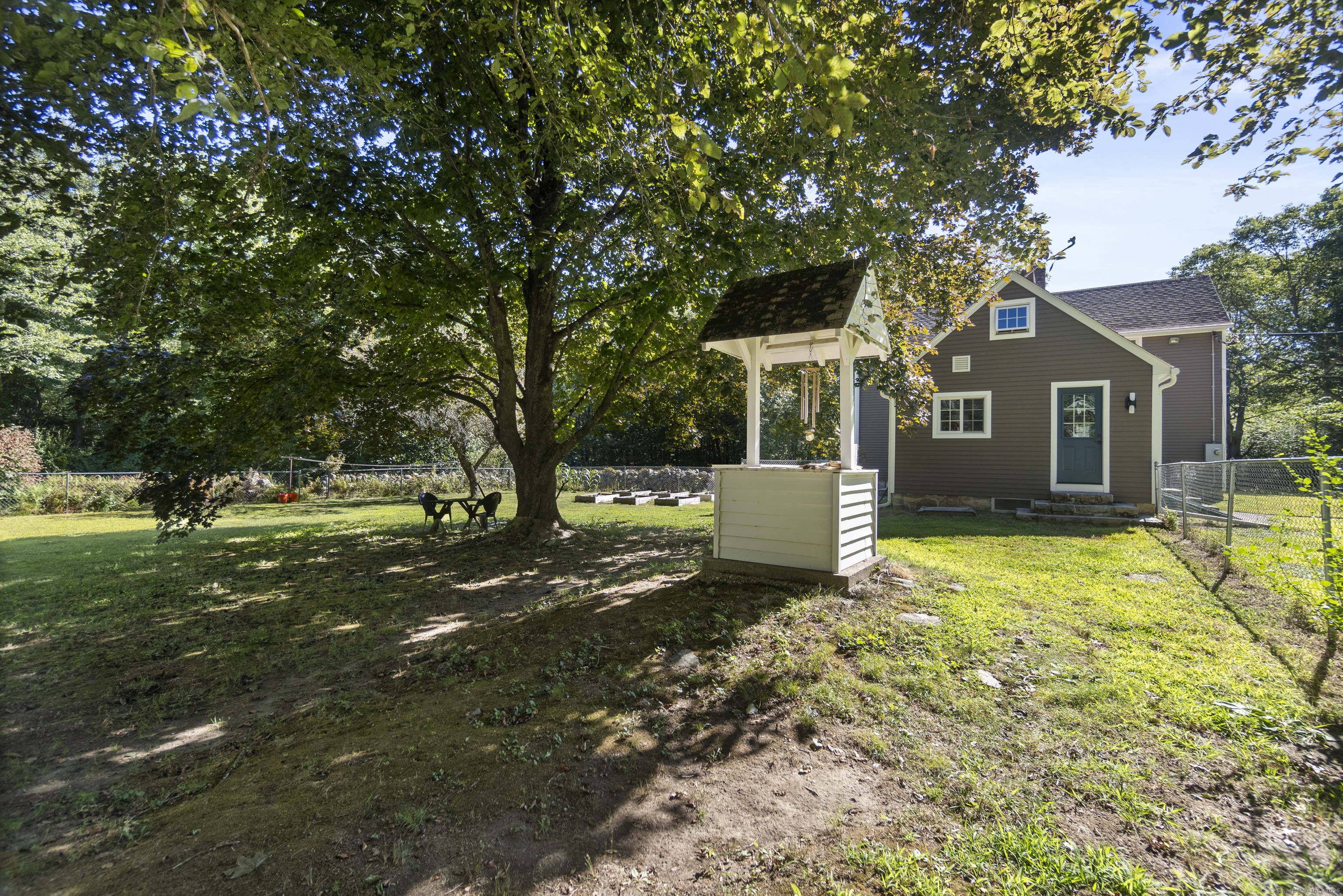 484 Old New London Road Salem CT 06420