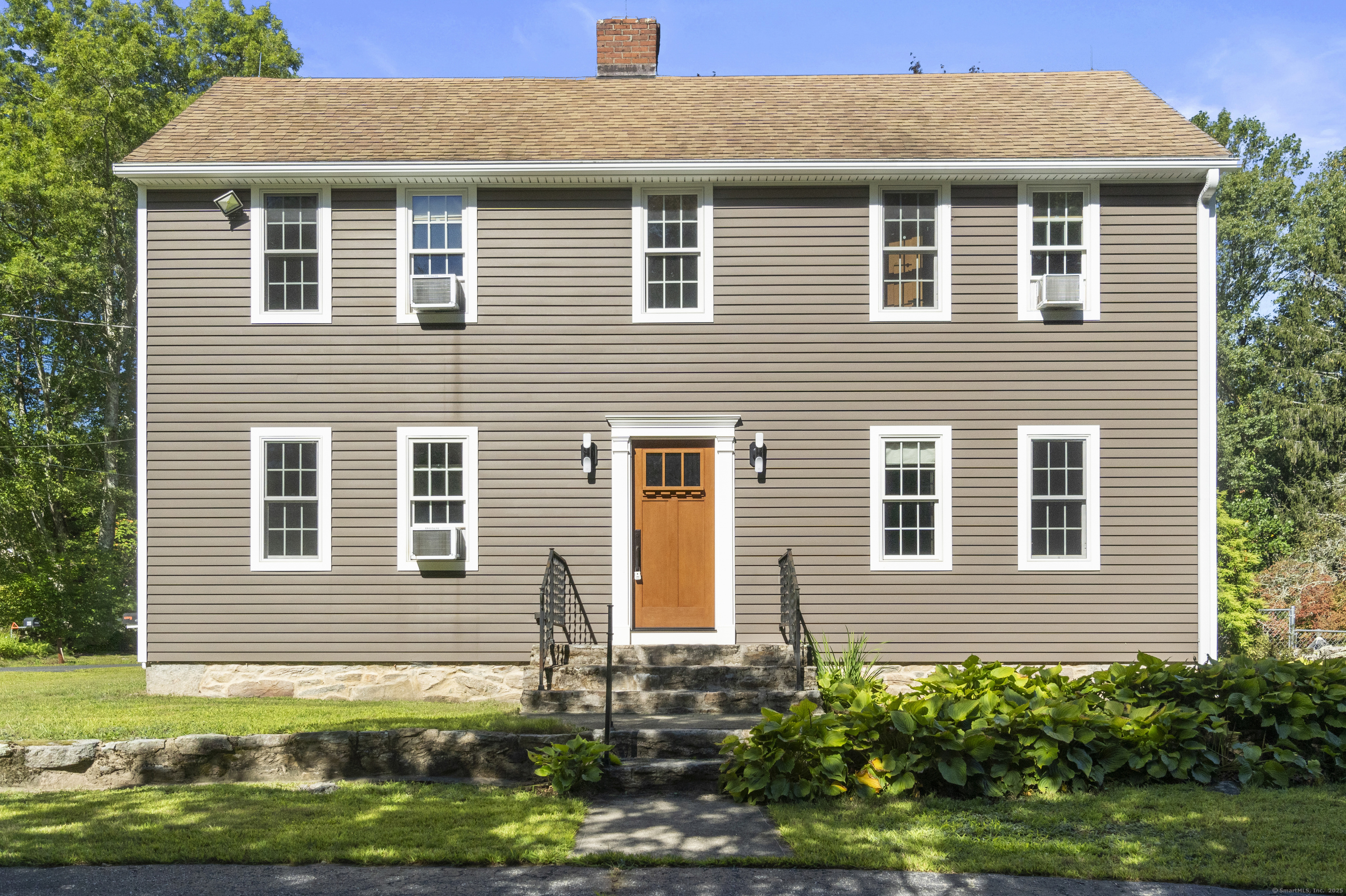 484 Old New London Road Salem CT 06420