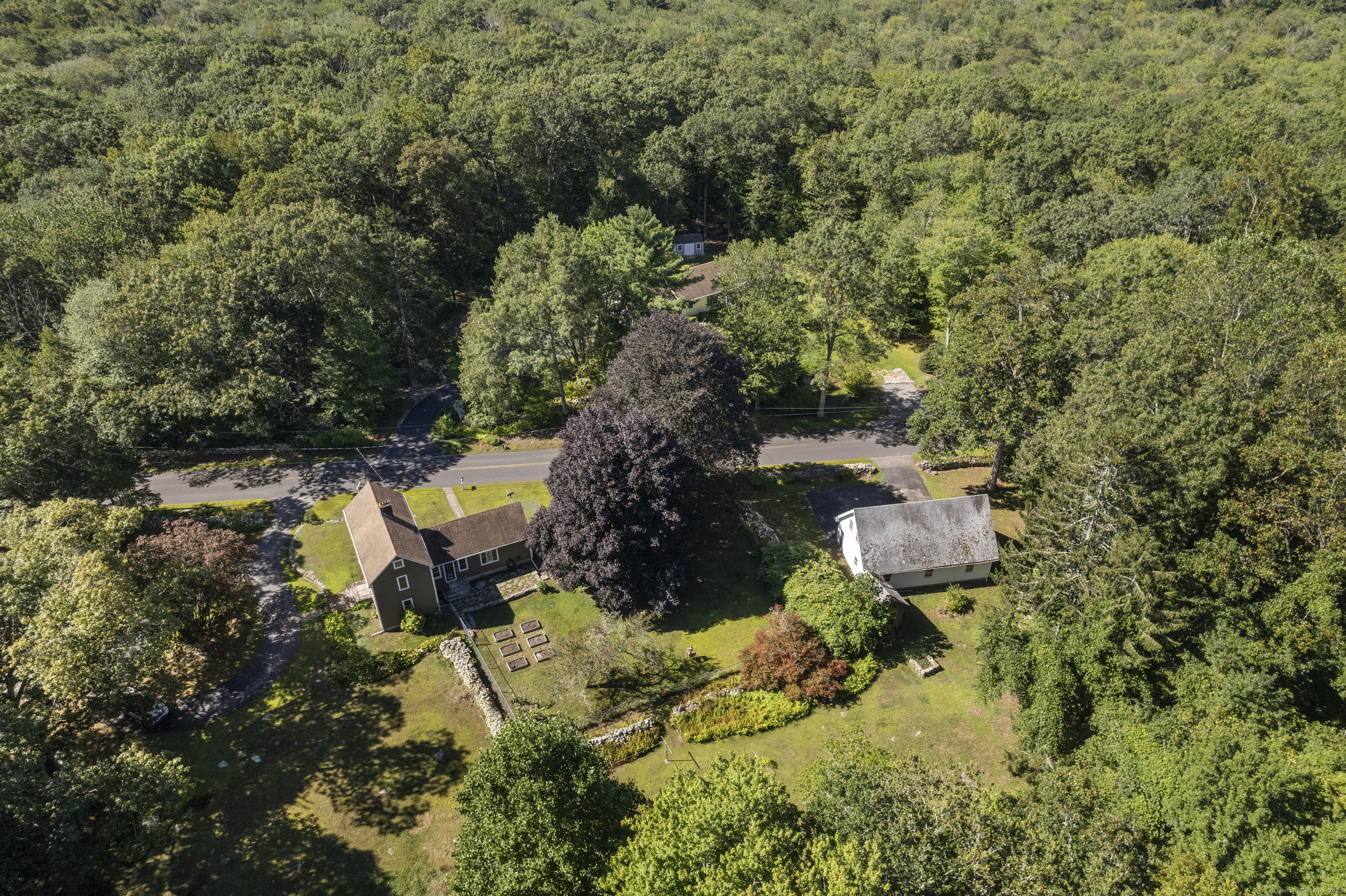 484 Old New London Road Salem CT 06420