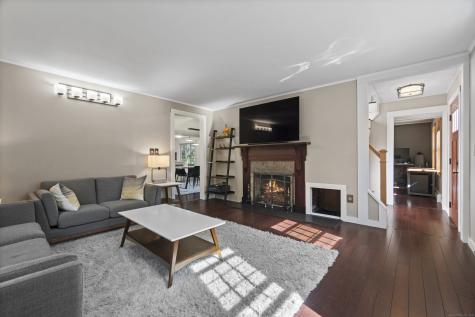 484 Old New London Road Salem CT 06420