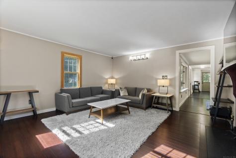 484 Old New London Road Salem CT 06420