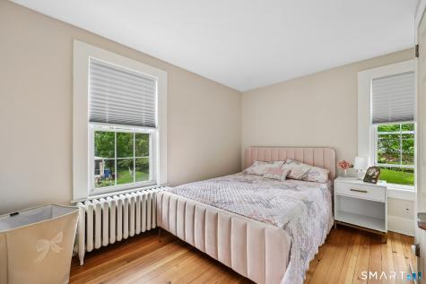 10 Middle Lane Simsbury CT 06070