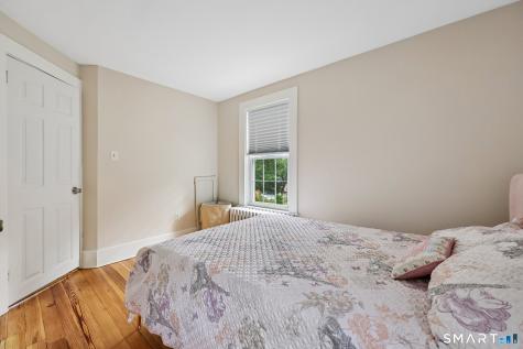 10 Middle Lane Simsbury CT 06070
