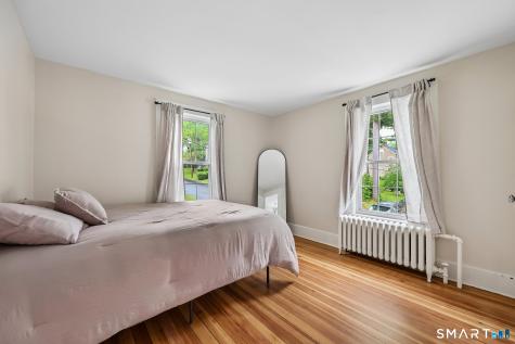 10 Middle Lane Simsbury CT 06070