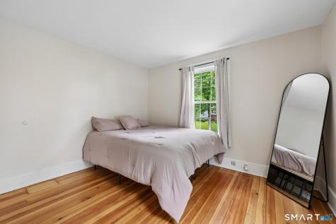 10 Middle Lane Simsbury CT 06070