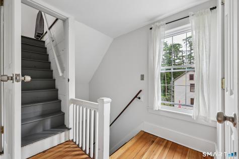 10 Middle Lane Simsbury CT 06070