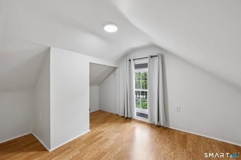 10 Middle Lane Simsbury CT 06070