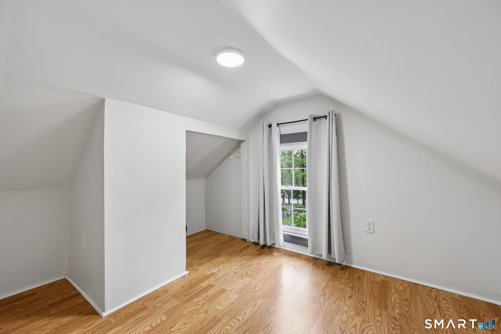 10 Middle Lane Simsbury CT 06070