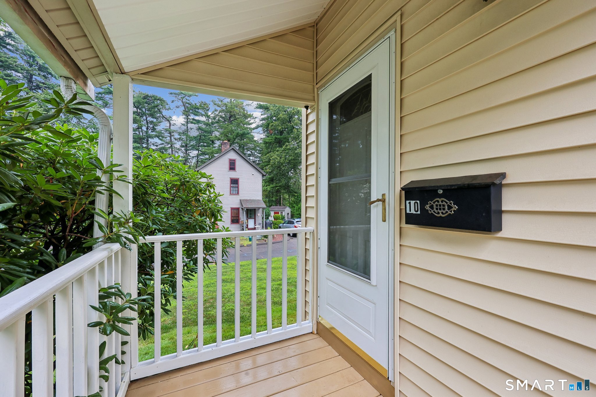 10 Middle Lane Simsbury CT 06070