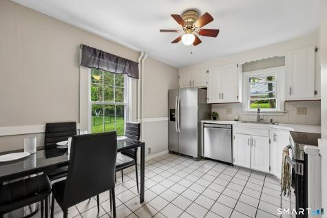 10 Middle Lane Simsbury CT 06070
