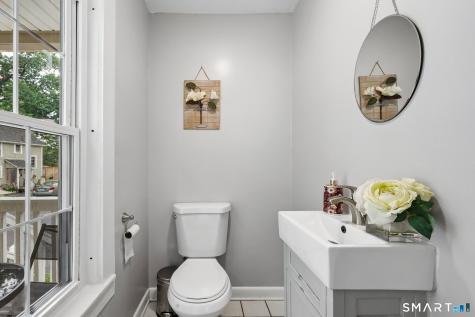 10 Middle Lane Simsbury CT 06070