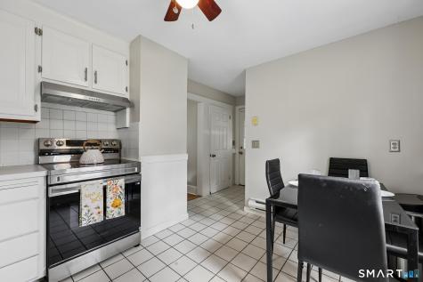 10 Middle Lane Simsbury CT 06070