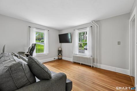 10 Middle Lane Simsbury CT 06070