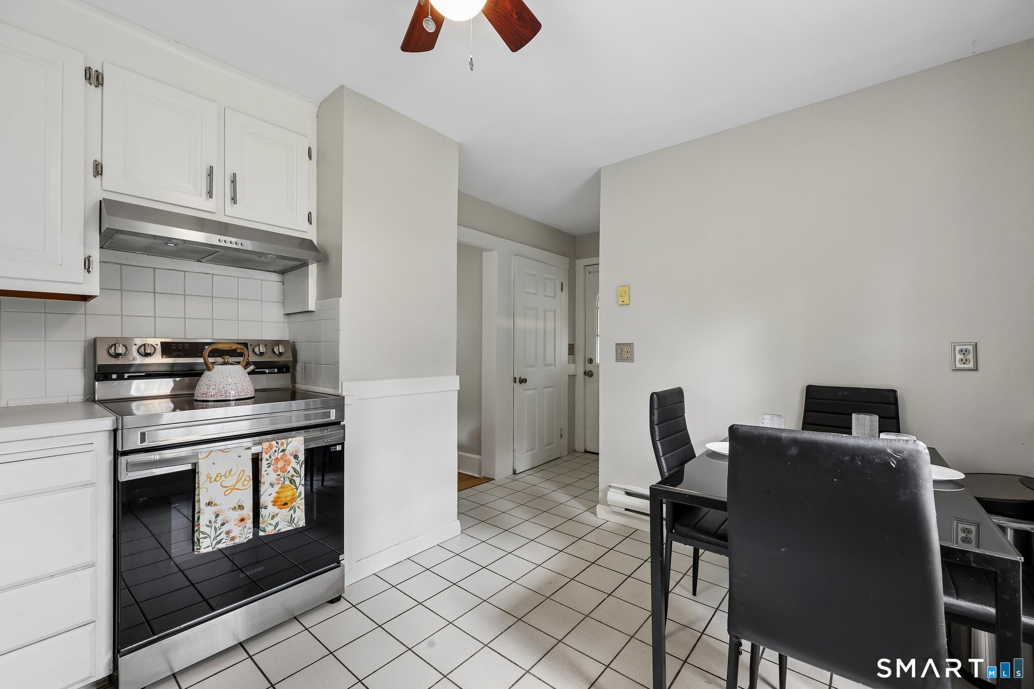 10 Middle Lane Simsbury CT 06070