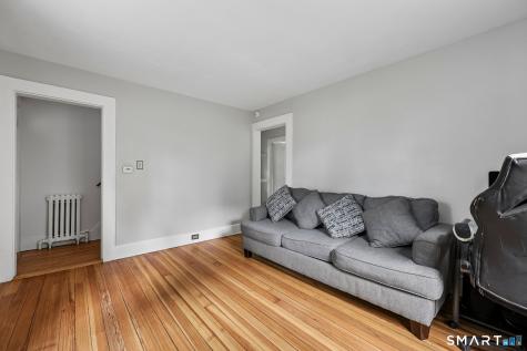 10 Middle Lane Simsbury CT 06070