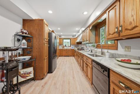 28 Saw Mill Road New Fairfield CT 06812
