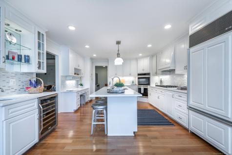 4 Harbour View Drive New Fairfield CT 06812