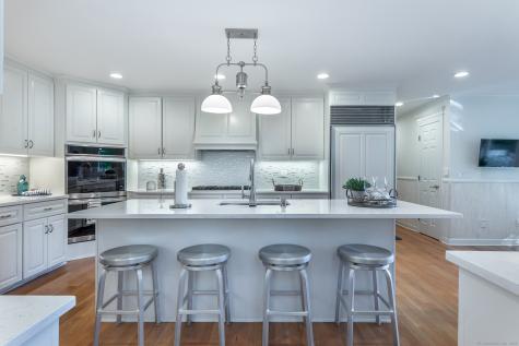 4 Harbour View Drive New Fairfield CT 06812