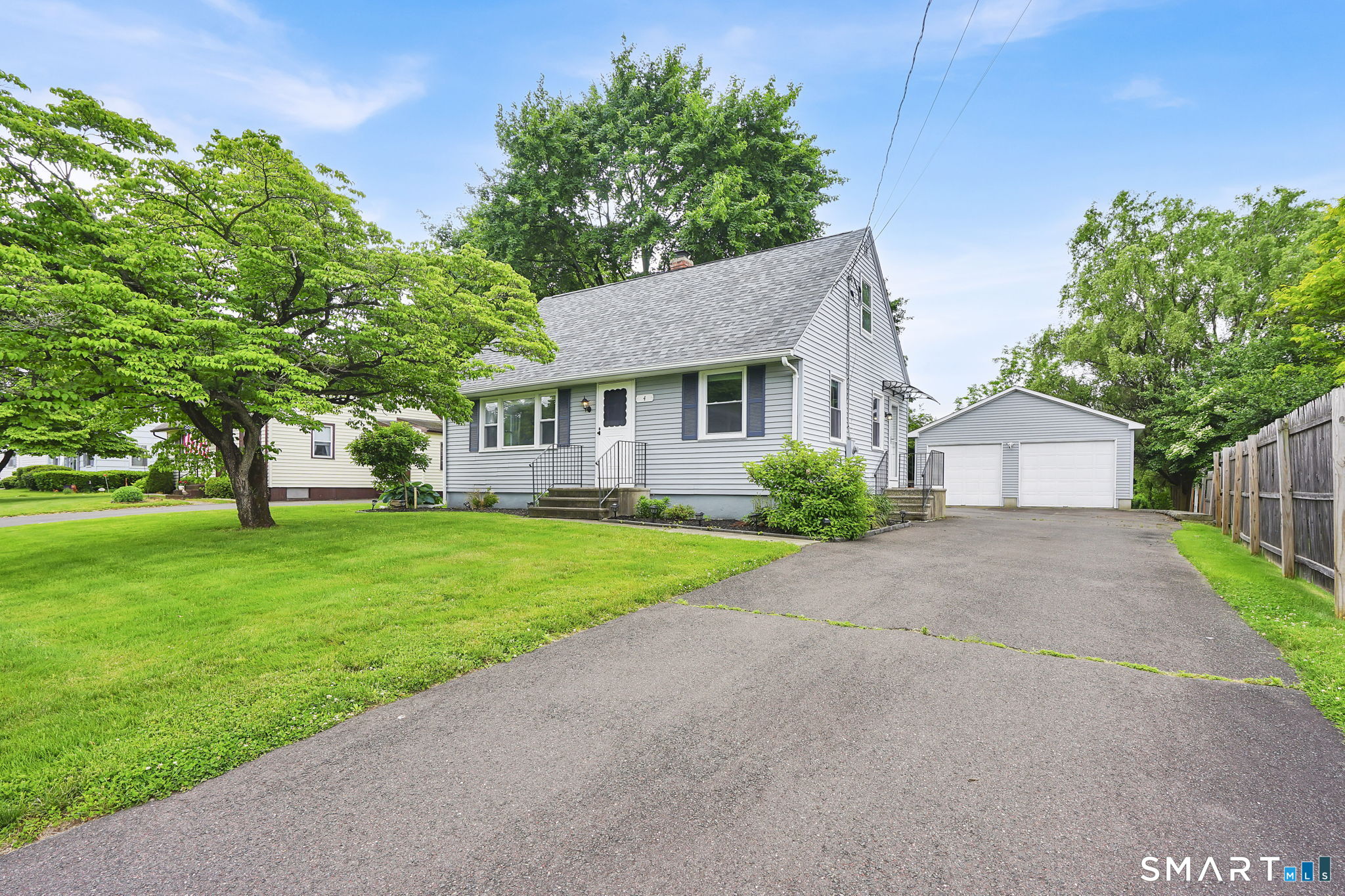 4 King Court Enfield CT 06082