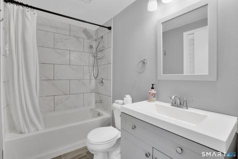 4 King Court Enfield CT 06082
