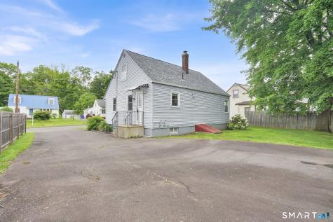 4 King Court Enfield CT 06082