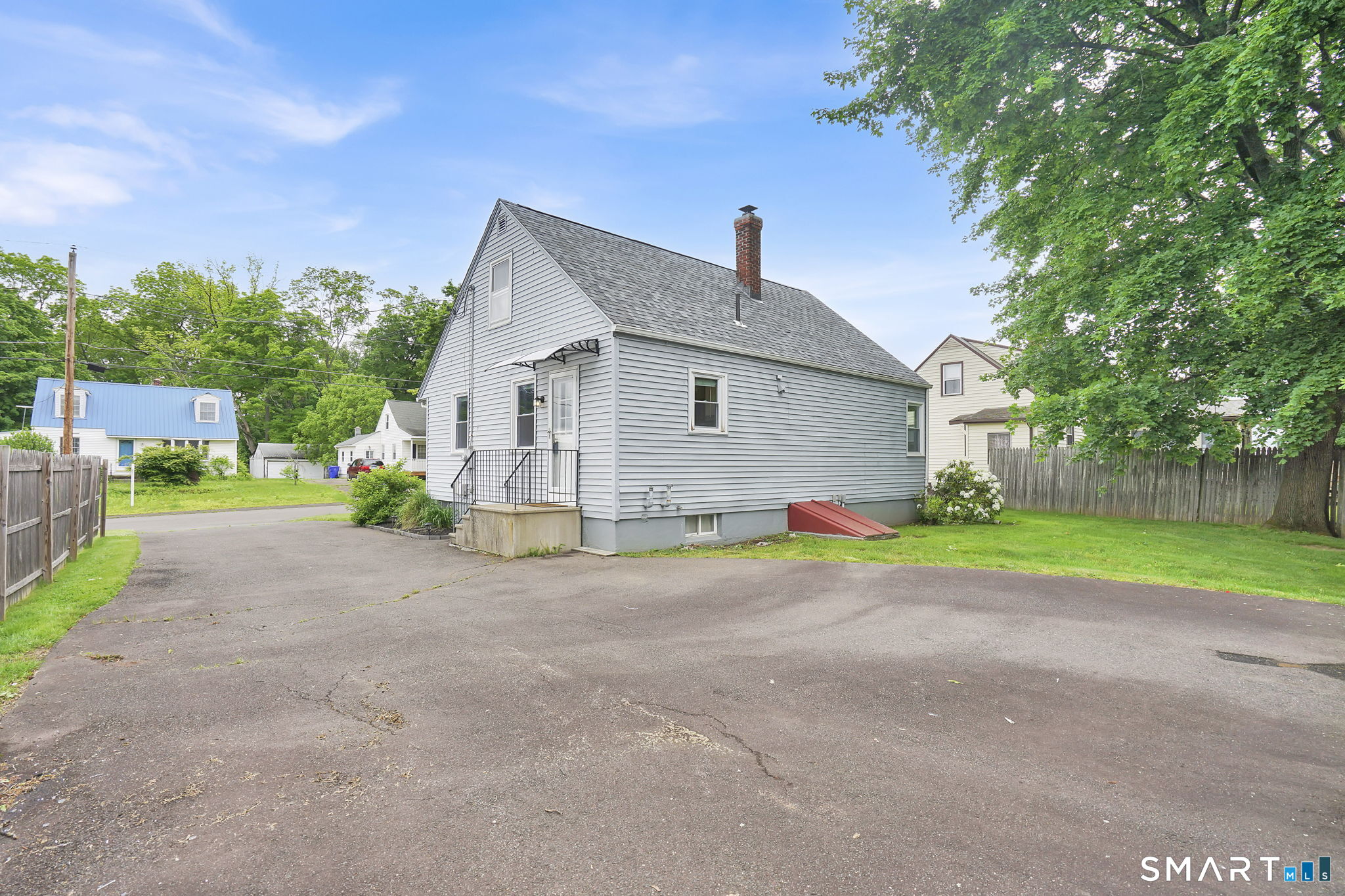 4 King Court Enfield CT 06082