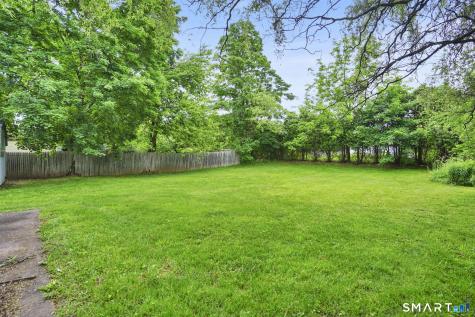 4 King Court Enfield CT 06082