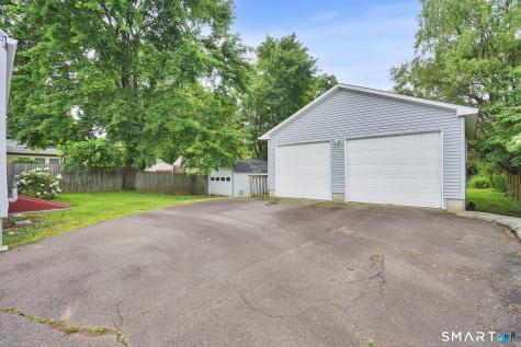 4 King Court Enfield CT 06082