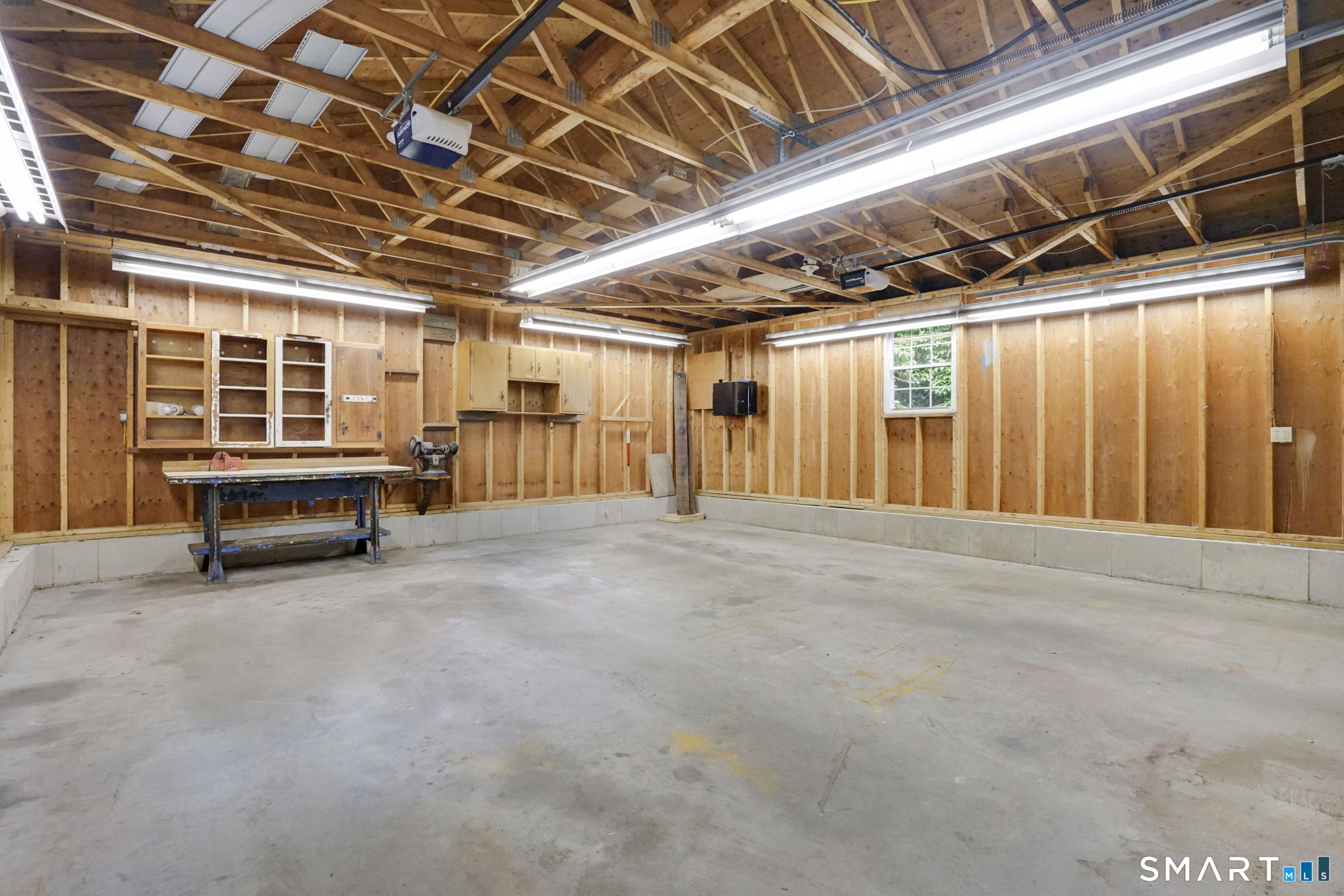 4 King Court Enfield CT 06082
