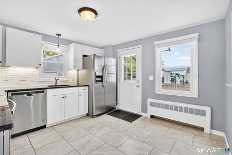 4 King Court Enfield CT 06082