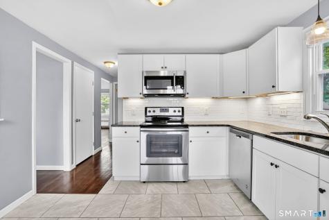 4 King Court Enfield CT 06082