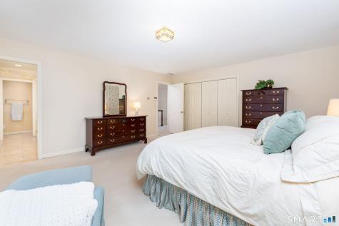 38 Cheltenham Way Avon CT 06001