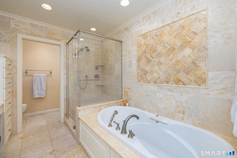 38 Cheltenham Way Avon CT 06001