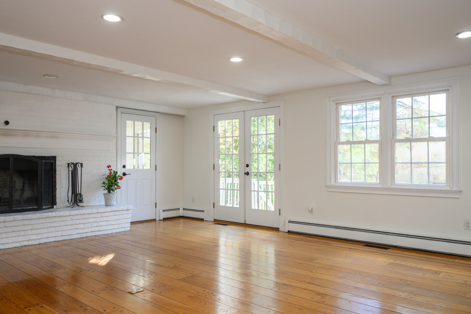 486 Deercliff Road Avon CT 06001