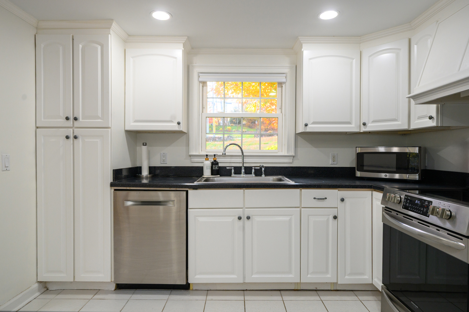 486 Deercliff Road Avon CT 06001