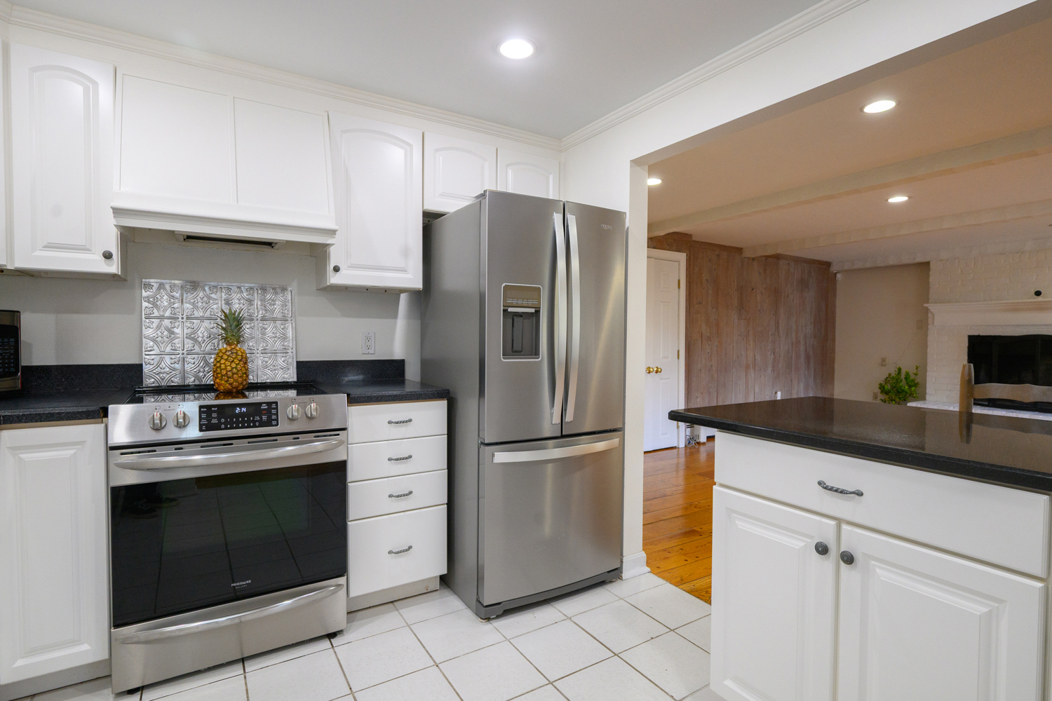 486 Deercliff Road Avon CT 06001