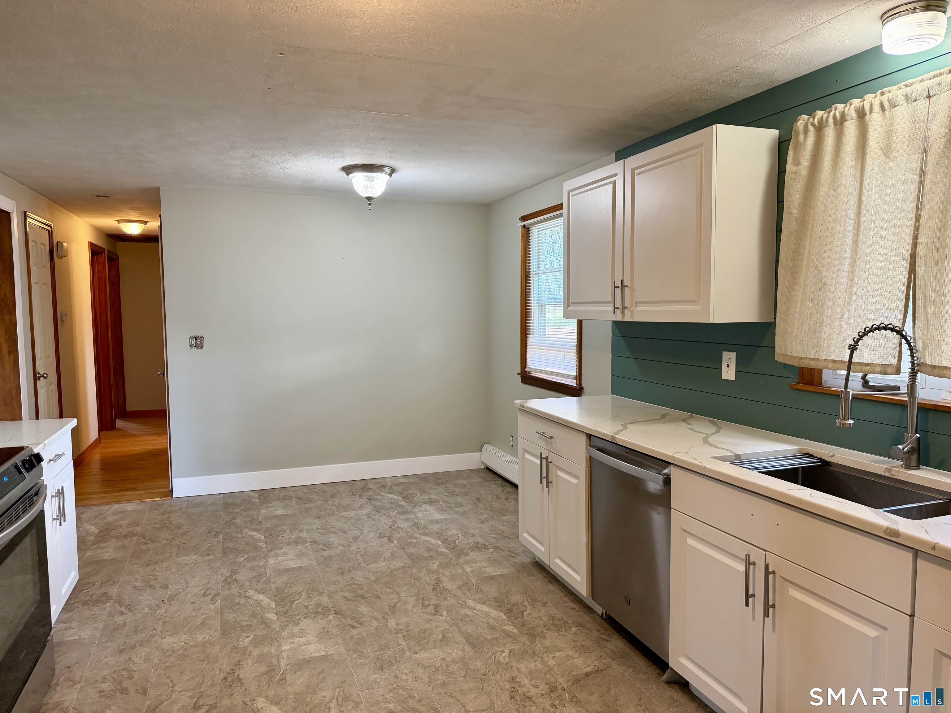 4 Betty Road Enfield CT 06082