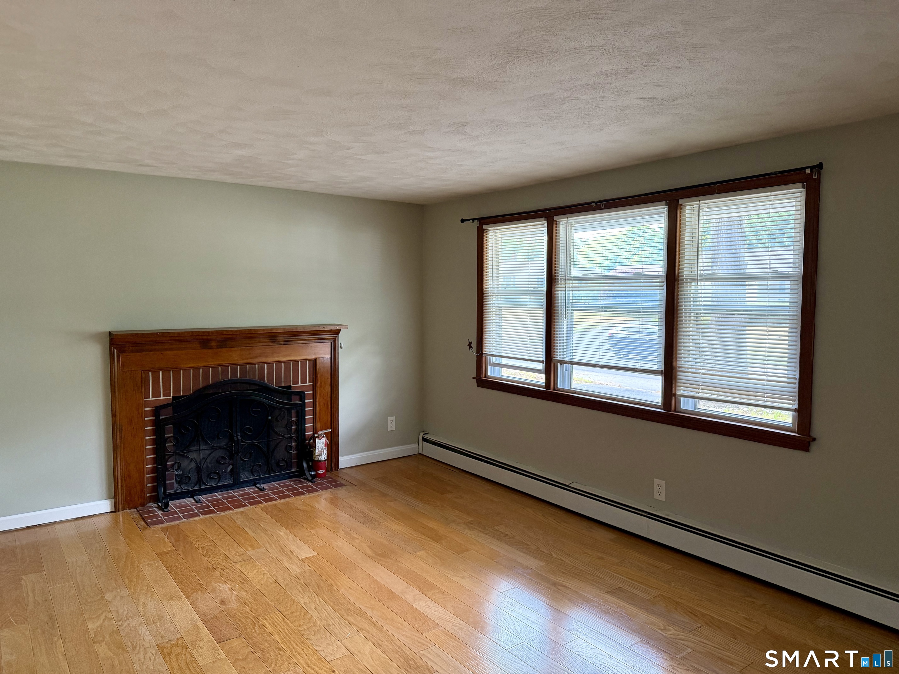 4 Betty Road Enfield CT 06082