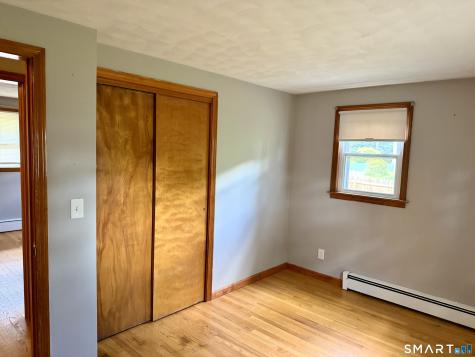 4 Betty Road Enfield CT 06082