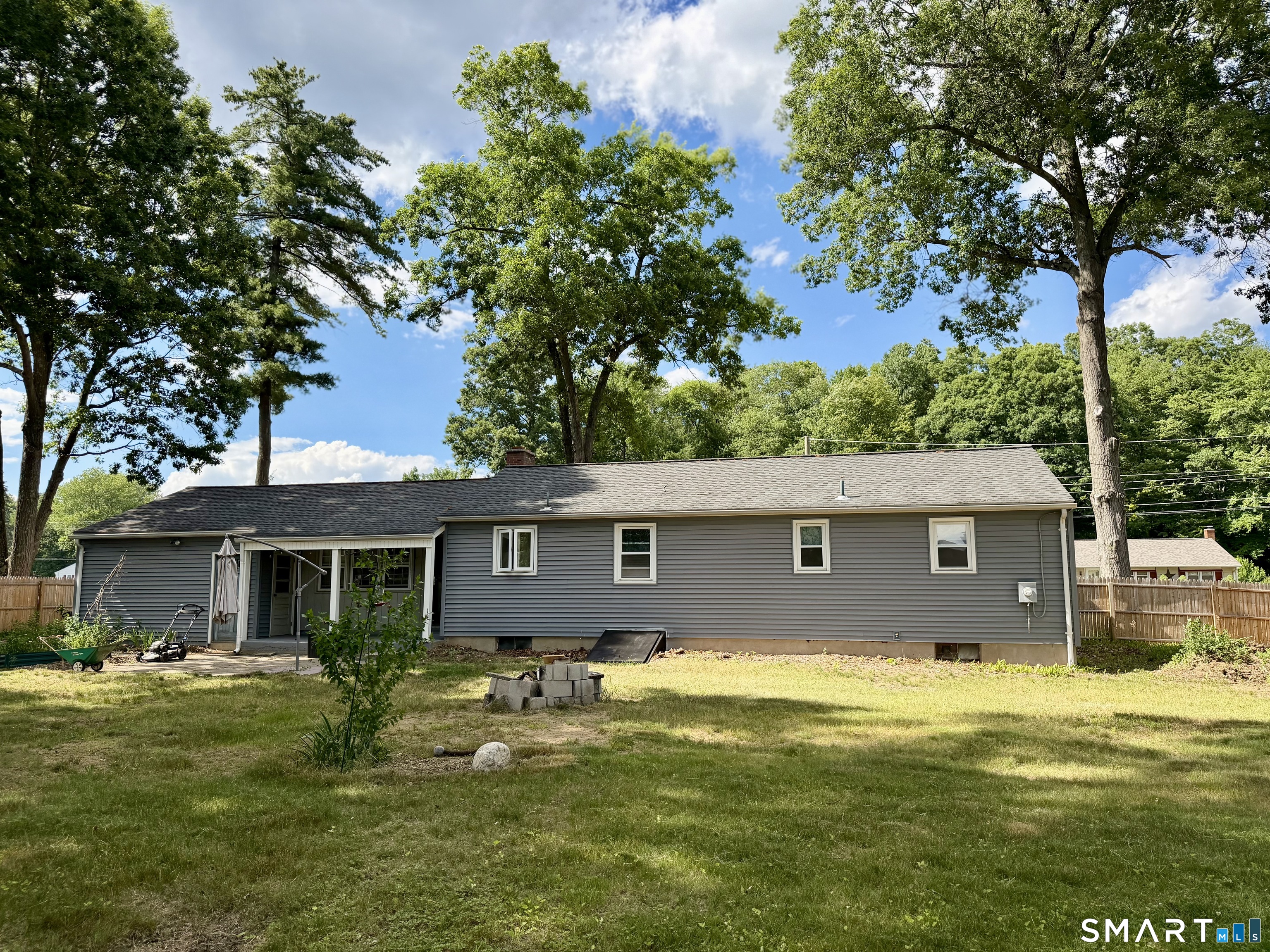 4 Betty Road Enfield CT 06082