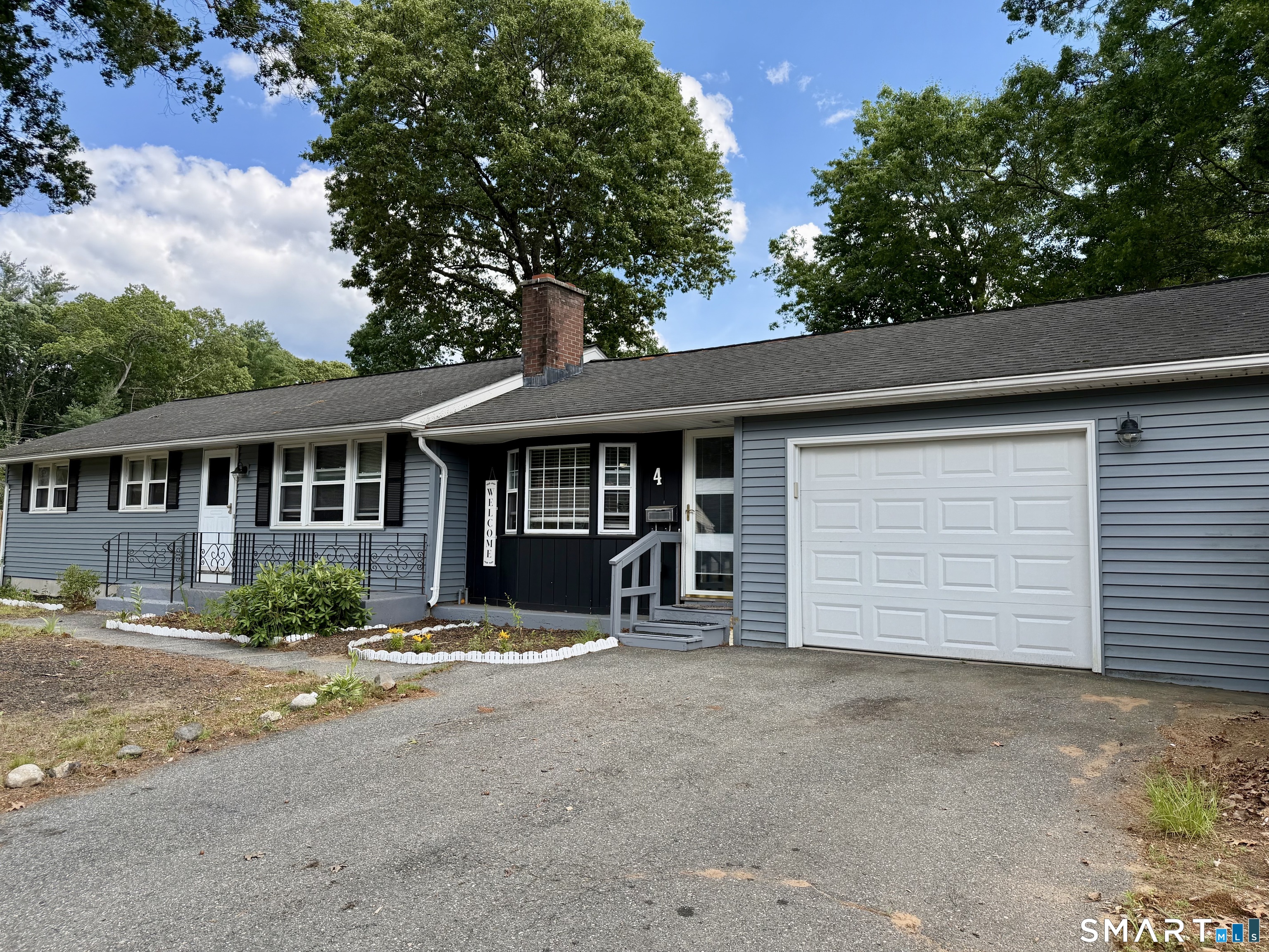 4 Betty Road Enfield CT 06082