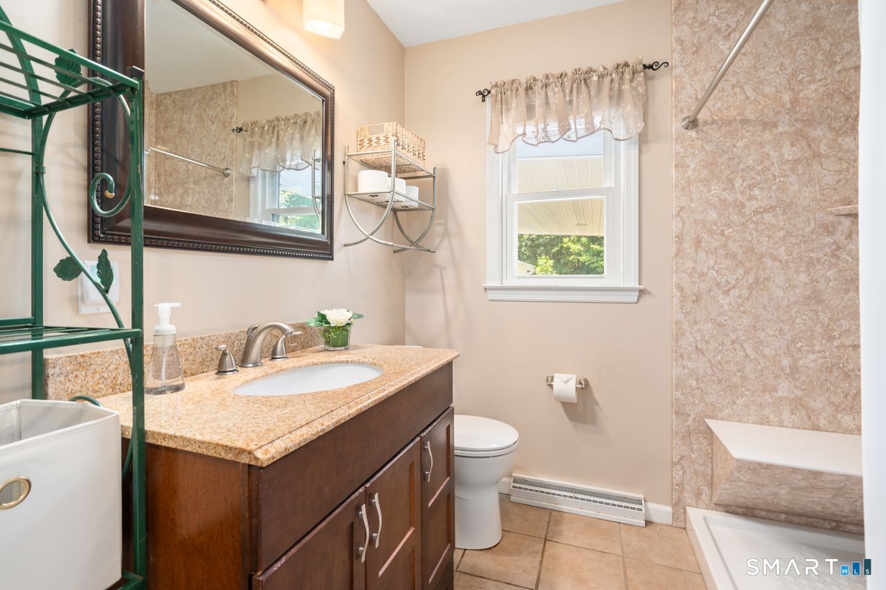 9 Stanton Road North Haven CT 06473