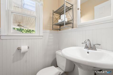 9 Stanton Road North Haven CT 06473