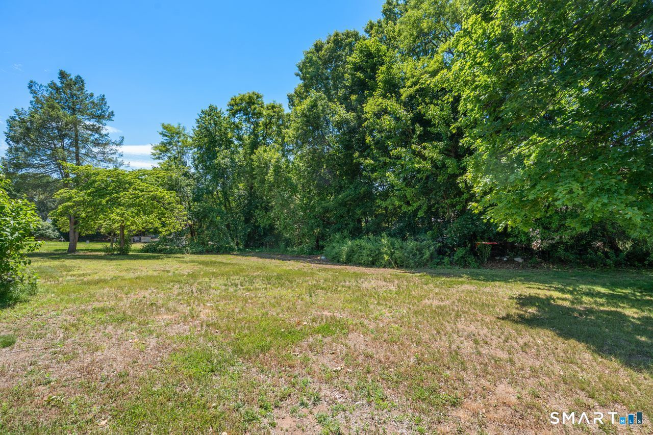 9 Stanton Road North Haven CT 06473