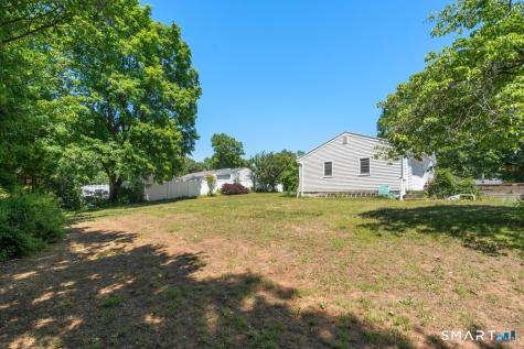 9 Stanton Road North Haven CT 06473