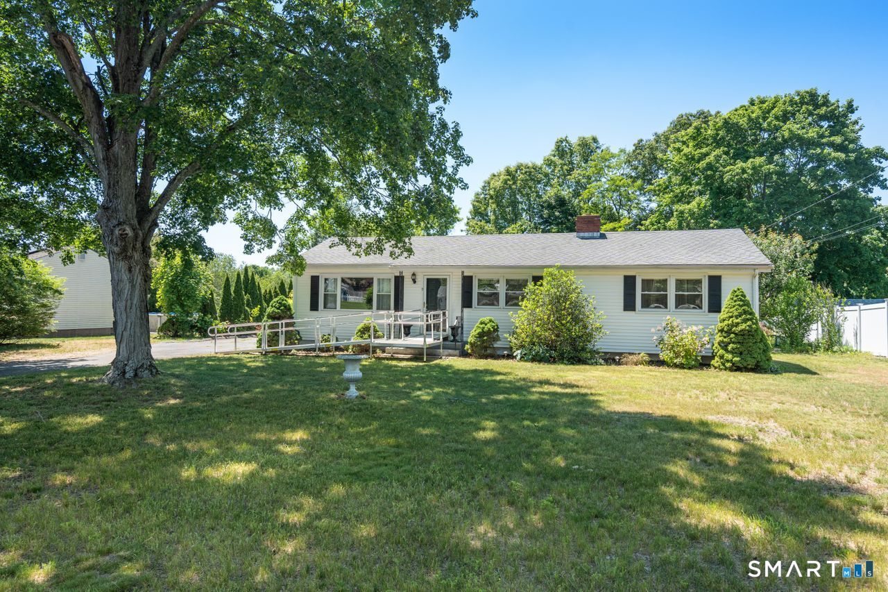 9 Stanton Road North Haven CT 06473