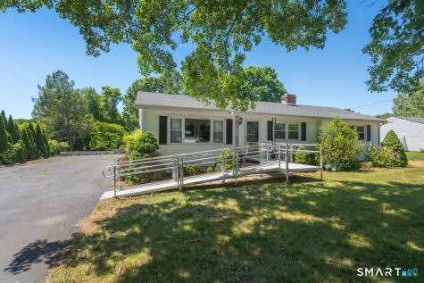9 Stanton Road North Haven CT 06473