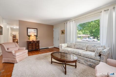 9 Stanton Road North Haven CT 06473